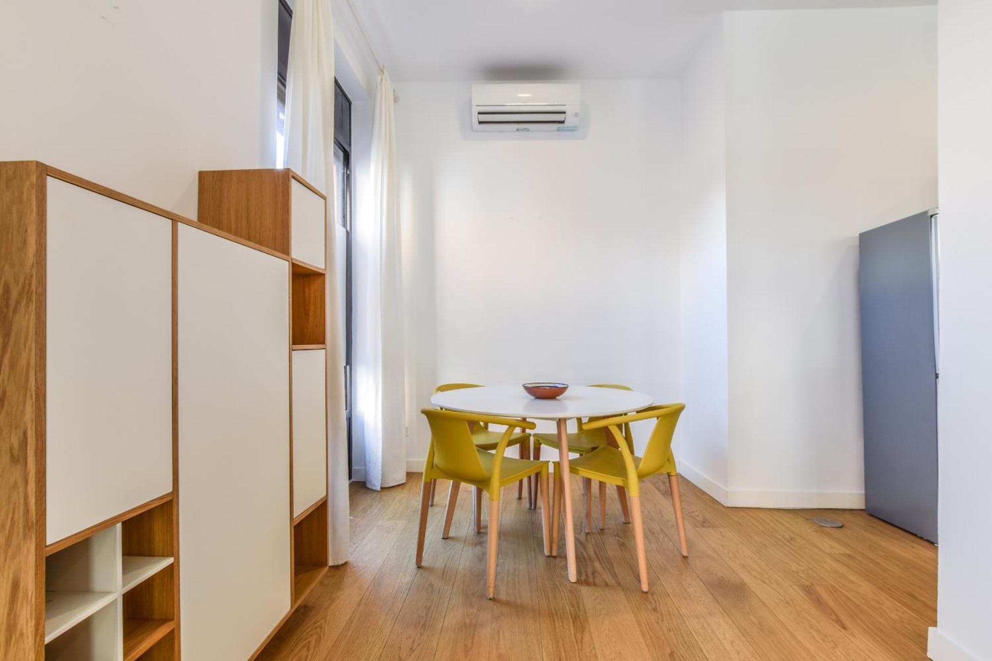 Loft Exclusivo Reformado De Diseno Alquiler Temporal Apartment Madrid Bagian luar foto